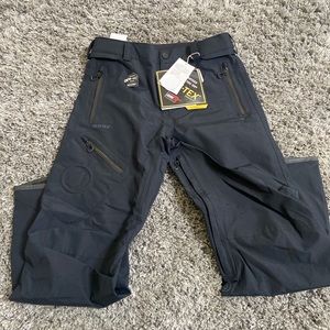 BNWT Volcom Men’s Snowboard Snow pants size Small Black Style G1351904